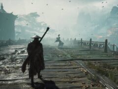 Phantom Blade Zero screenshot of protagonist Soul in a straw hat with a large blade on his back walking across a rain-soaked wooden bridge toward a cloaked figure, with a pagoda and misty mountains behind.